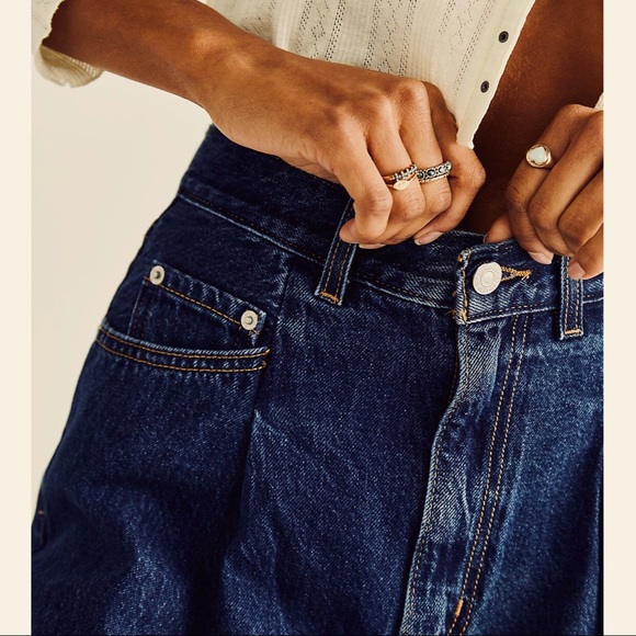 FREE PEOPLE Levi’s Tailored Loose Jeans - Picture 4 of 5